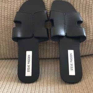 New Steve Madden black slide.